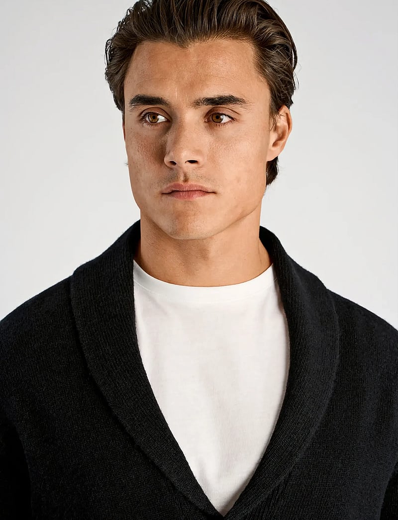 Lindbergh - Lambswool shawlcollar cardigan - cardigans - black - 5