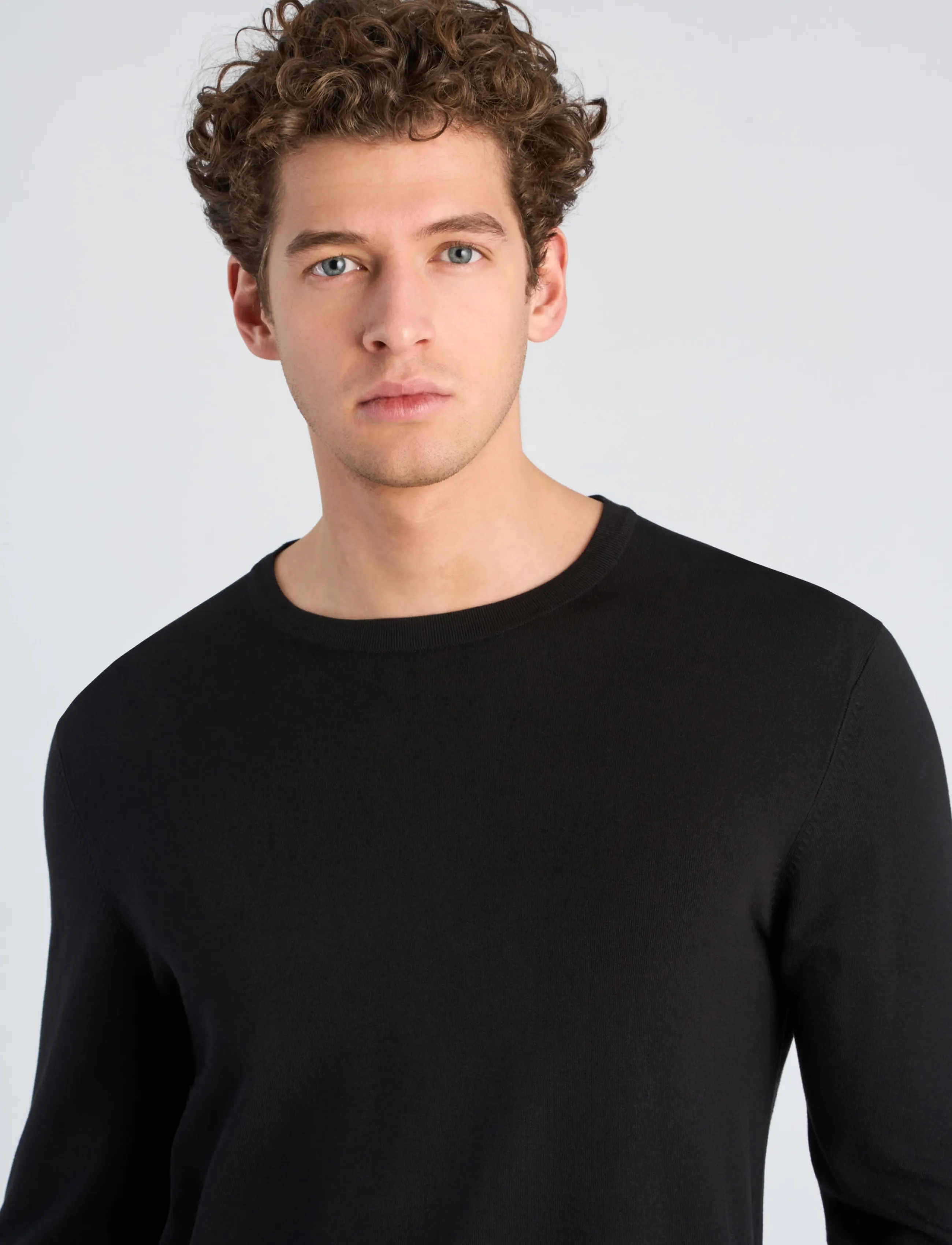 Lindbergh - Soft viscose blend o-neck knit - rund hals - black - 5