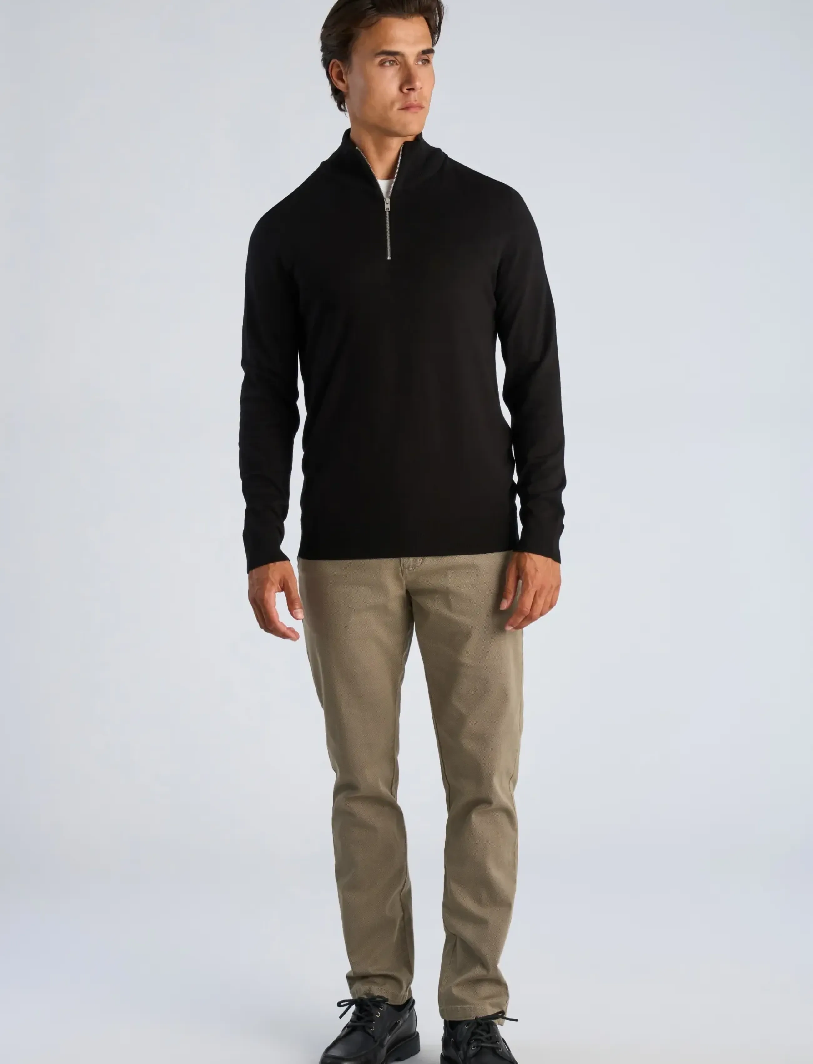 Lindbergh - Soft viscose blend half zip sweater - poolpika lukuga džemprid - black - 0