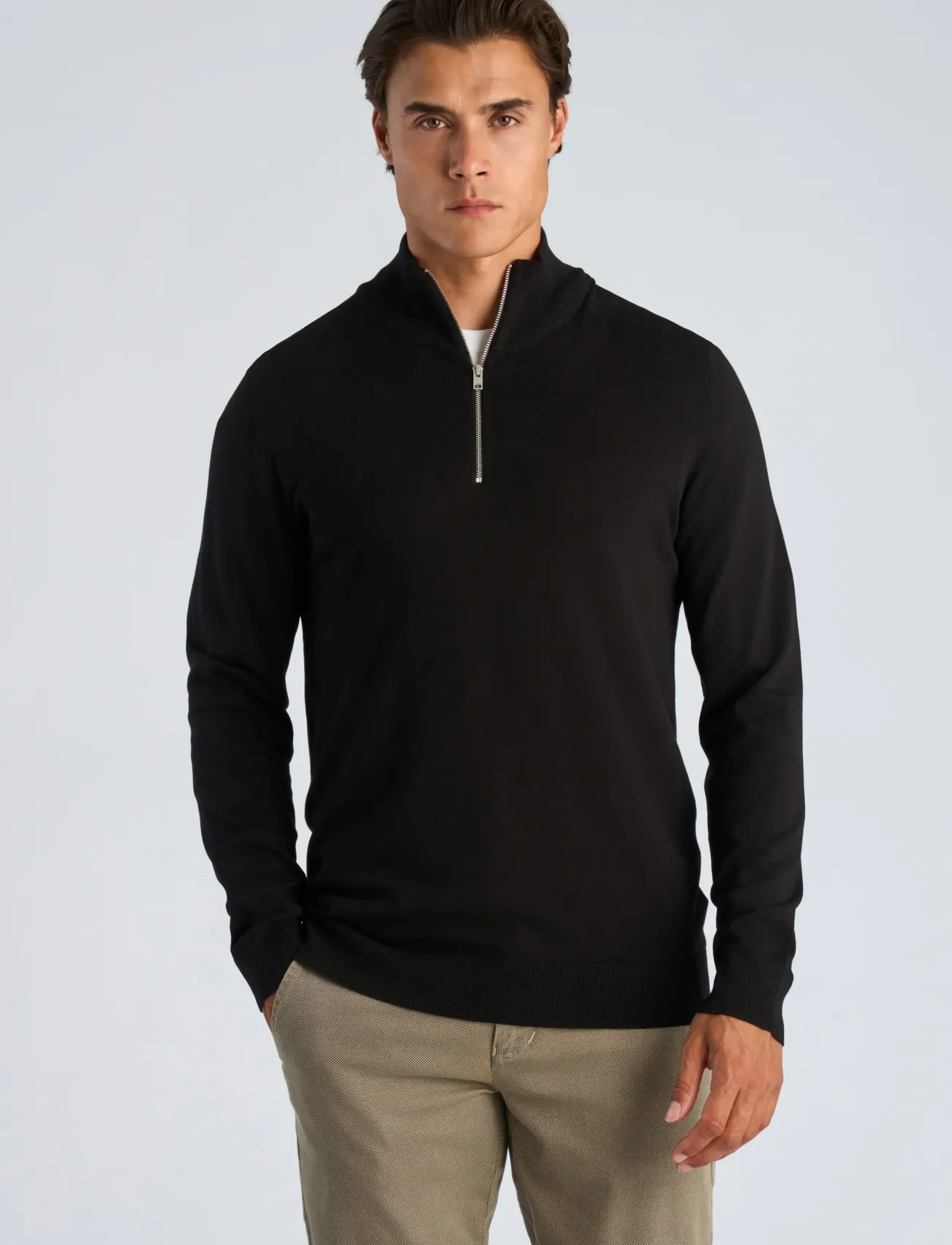 Lindbergh - Soft viscose blend half zip sweater - poolpika lukuga džemprid - black - 3