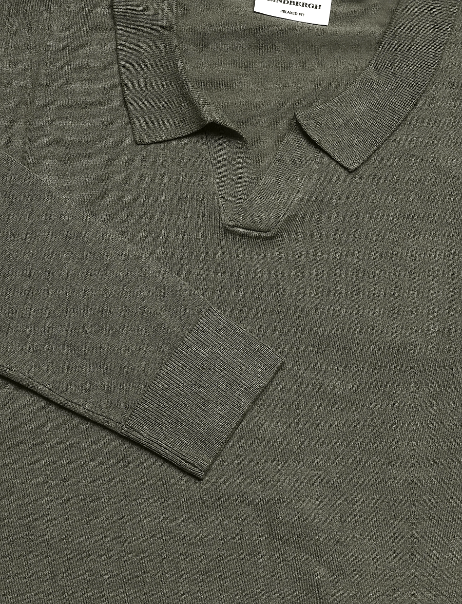 Lindbergh - Soft viscose blend v-neck polo - long-sleeved knitted polos - army mel - 2