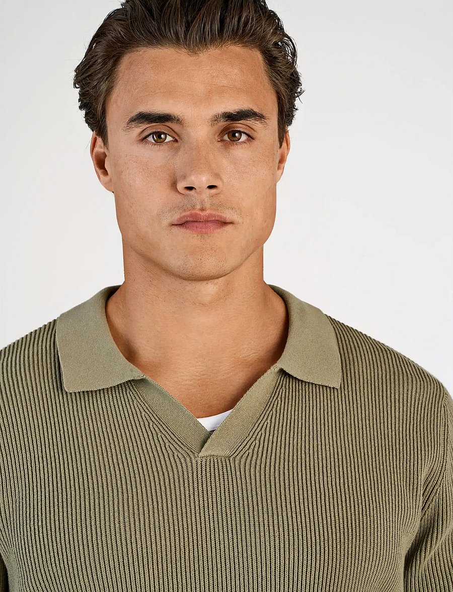 Lindbergh - Rib knitted L/S v-neck polo - pikkade varrukatega kootud polod - dusty army - 5