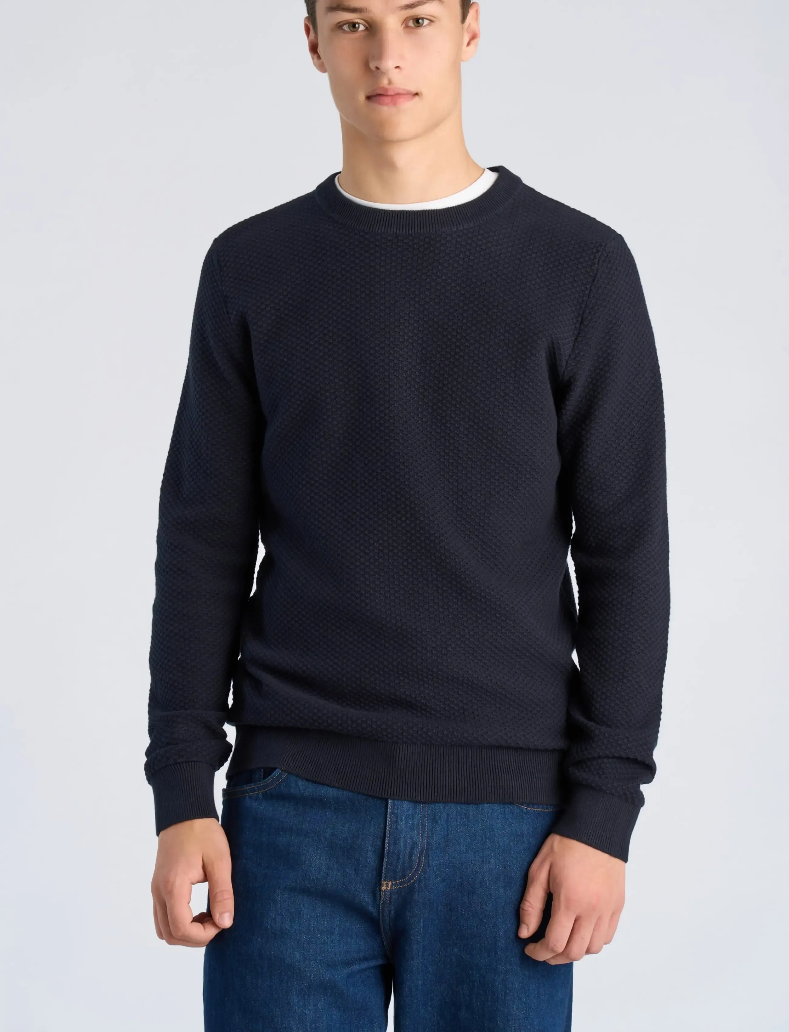 Lindbergh Structure O-Neck Knit stickade tröjor herr – bild 2