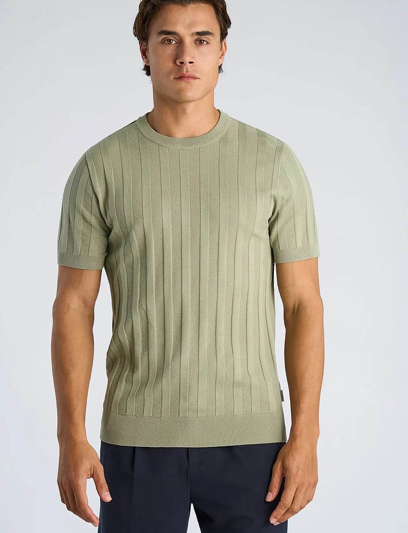 Lindbergh - Knitted crew neck t-shirt - kortærmede t-shirts - dusty green - 3