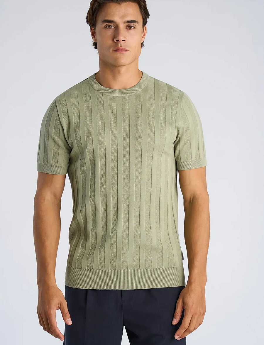 Lindbergh - Knitted crew neck t-shirt - short-sleeved t-shirts - dusty green - 3