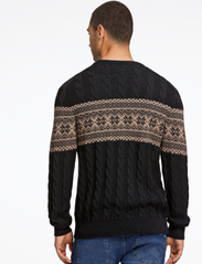 Lindbergh - Jaquard cable o-neck sweater - rundhals - black - 3