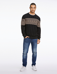 Lindbergh - Jaquard cable o-neck sweater - rundhals - black - 4
