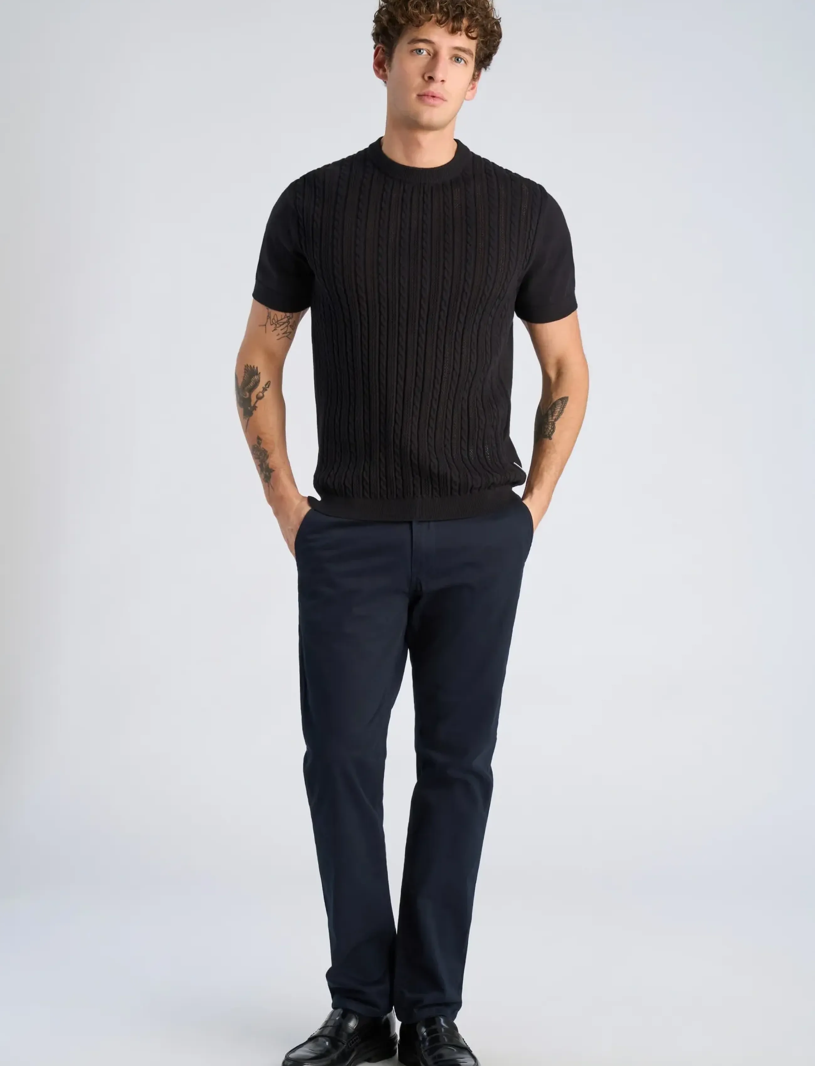 Lindbergh Knitted S/S o-neck tee - Stickat - BLACK / black