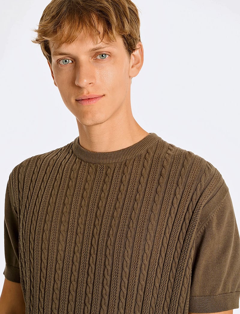 Lindbergh - Knitted S/S o-neck tee - stickade pikéer - dk stone - 5