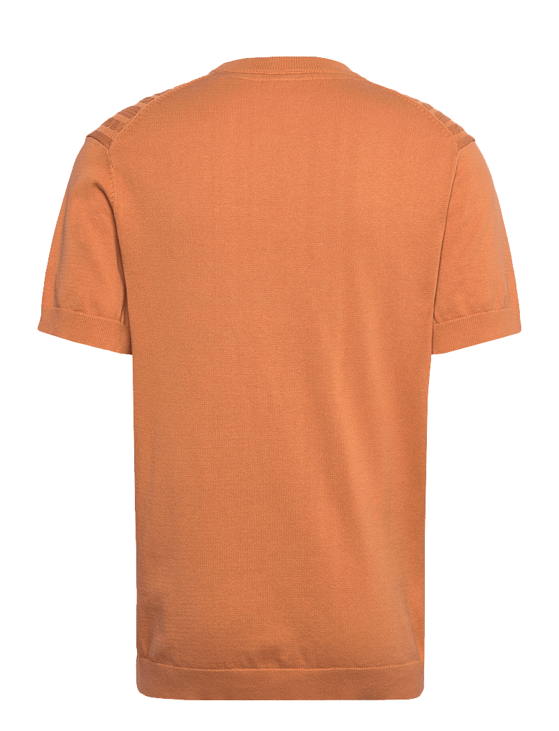 Lindbergh - Knitted S/S o-neck tee - stickade pikéer - peach - 2