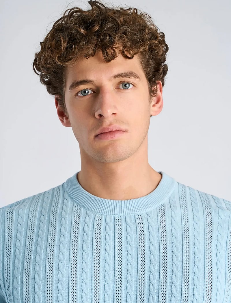 Lindbergh - Knitted S/S o-neck tee - gestrickte polohemden - sky blue - 5