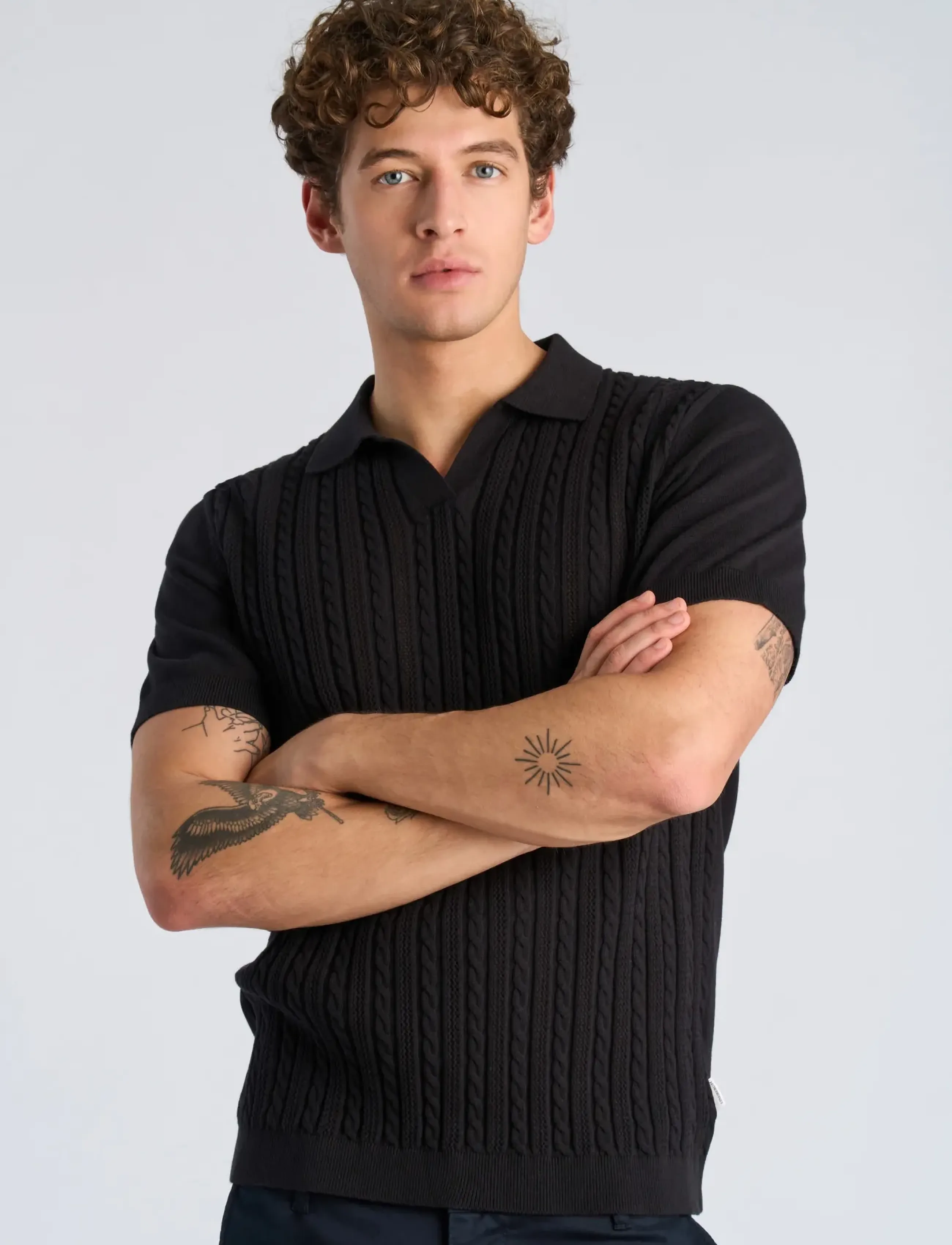 Knitted S/S Cable V-Neck Polo 2