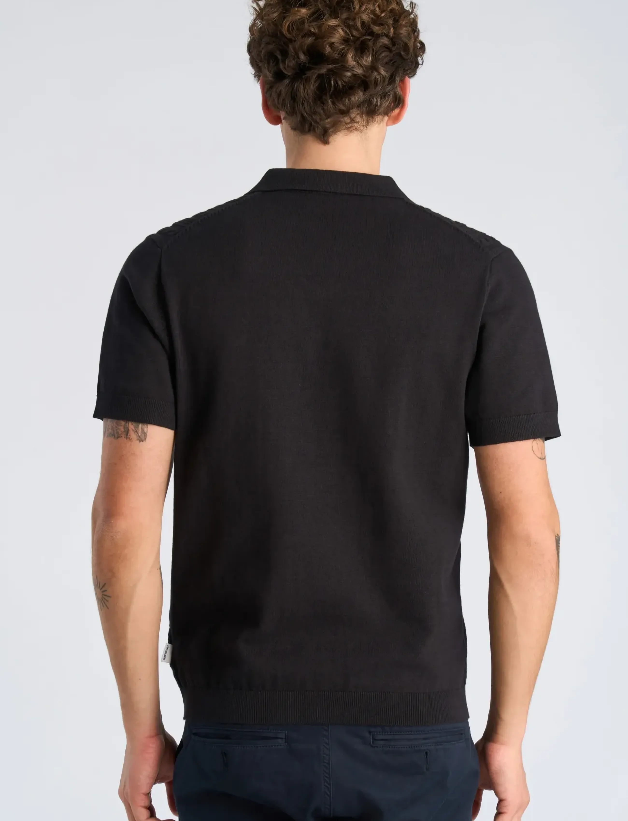 Knitted S/S Cable V-Neck Polo 3