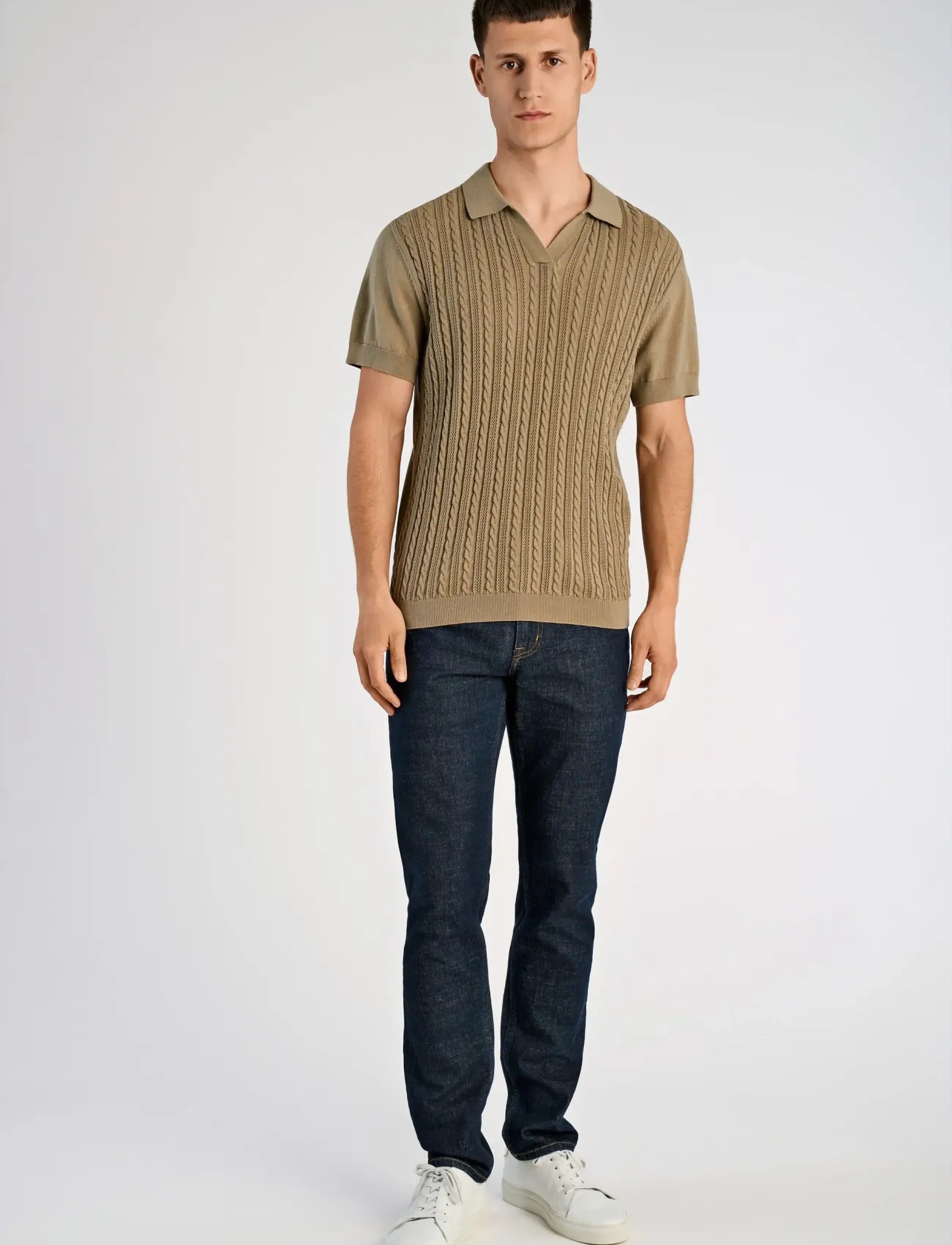 Knitted S/S Cable V-Neck Polo