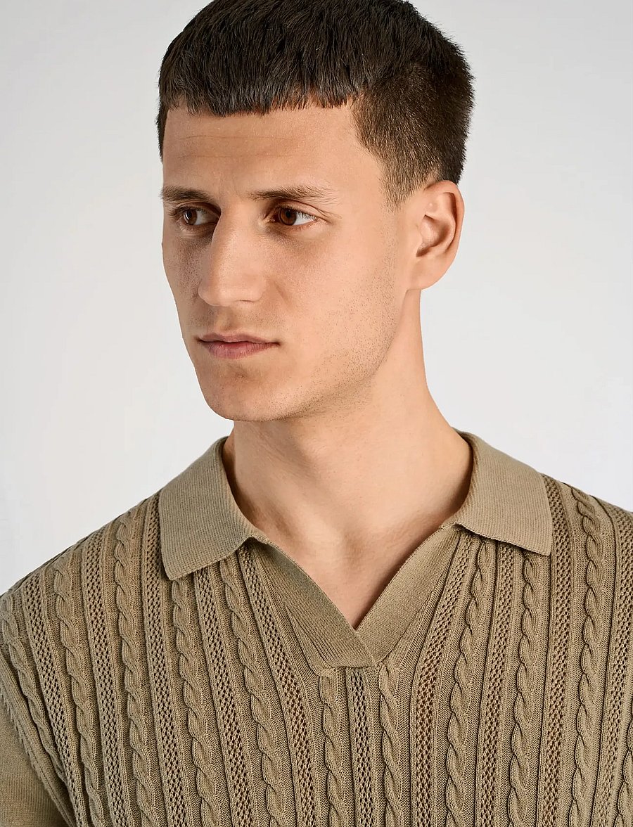Lindbergh - Knitted S/S cable v-neck polo - knitted polos - dusty green - 5