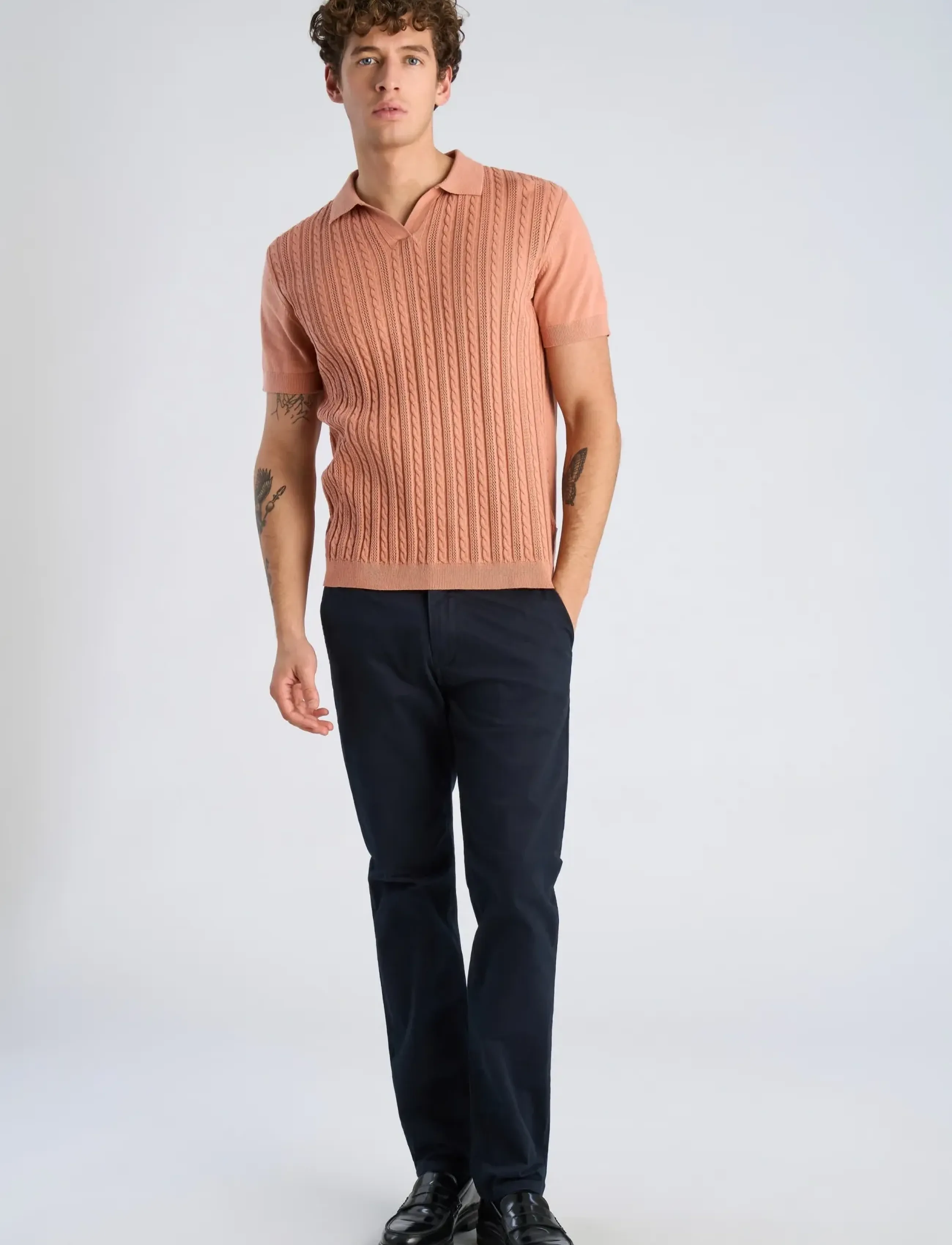 Lindbergh Knitted S/S Cable V-Neck Polo, S, Pink, Poloer > Kortærmede, Herre
