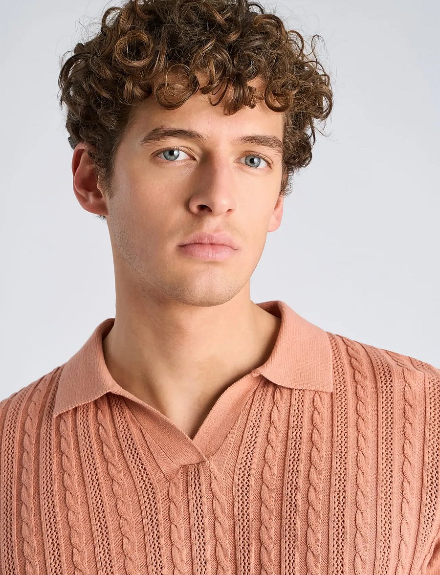 Lindbergh - Knitted S/S cable v-neck polo - knitted polos - rose - 5