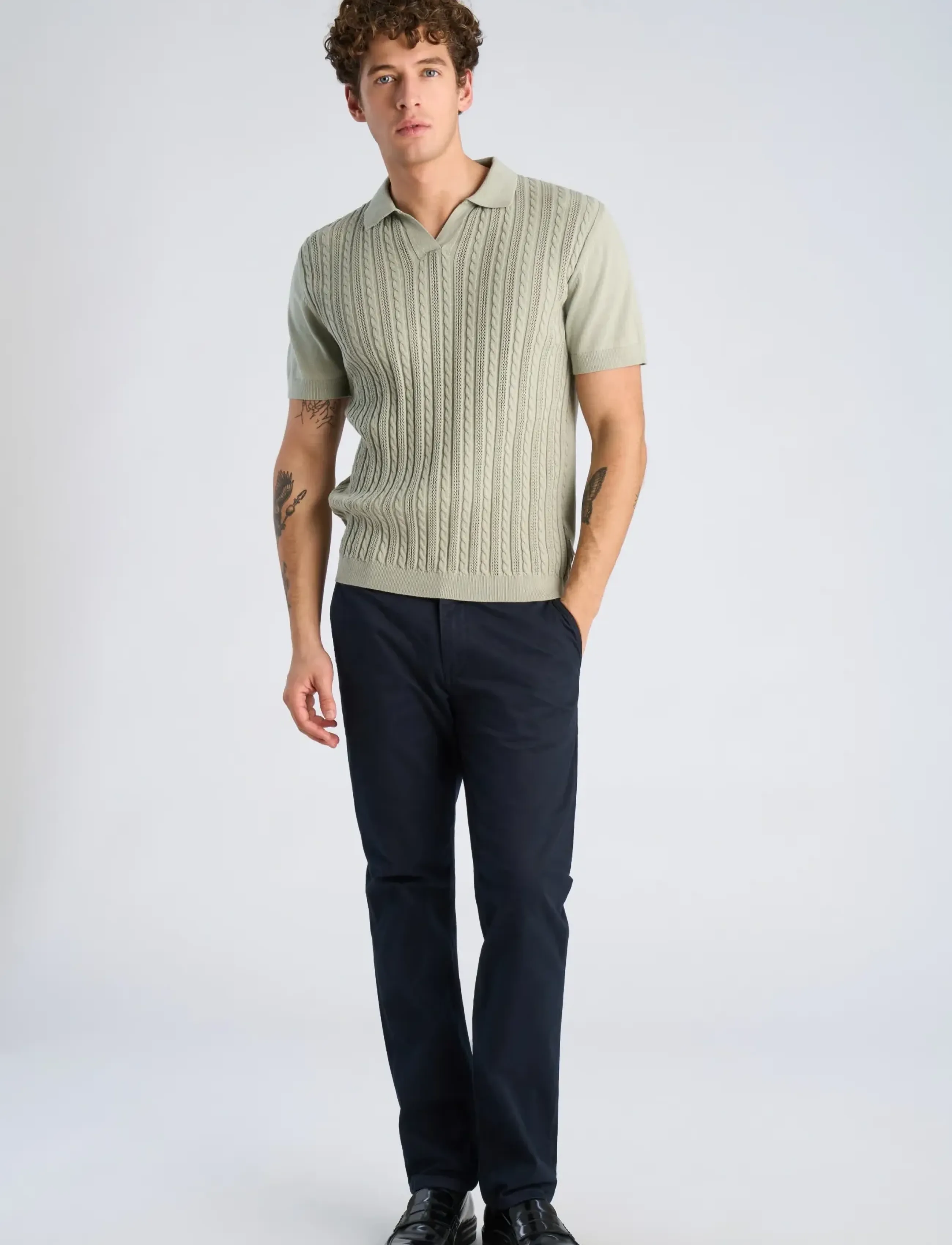 Knitted S/S Cable V-Neck Polo