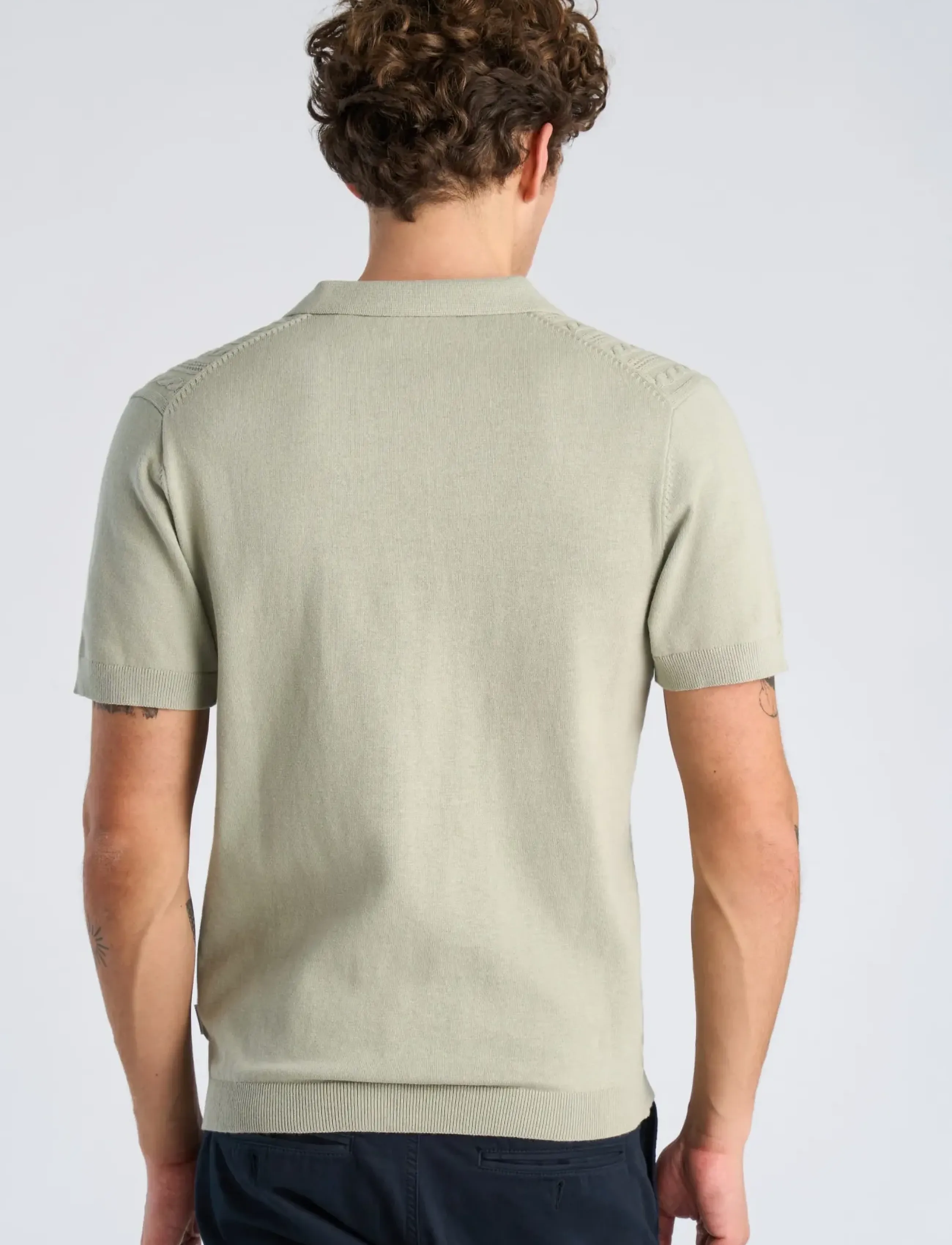Knitted S/S Cable V-Neck Polo 3
