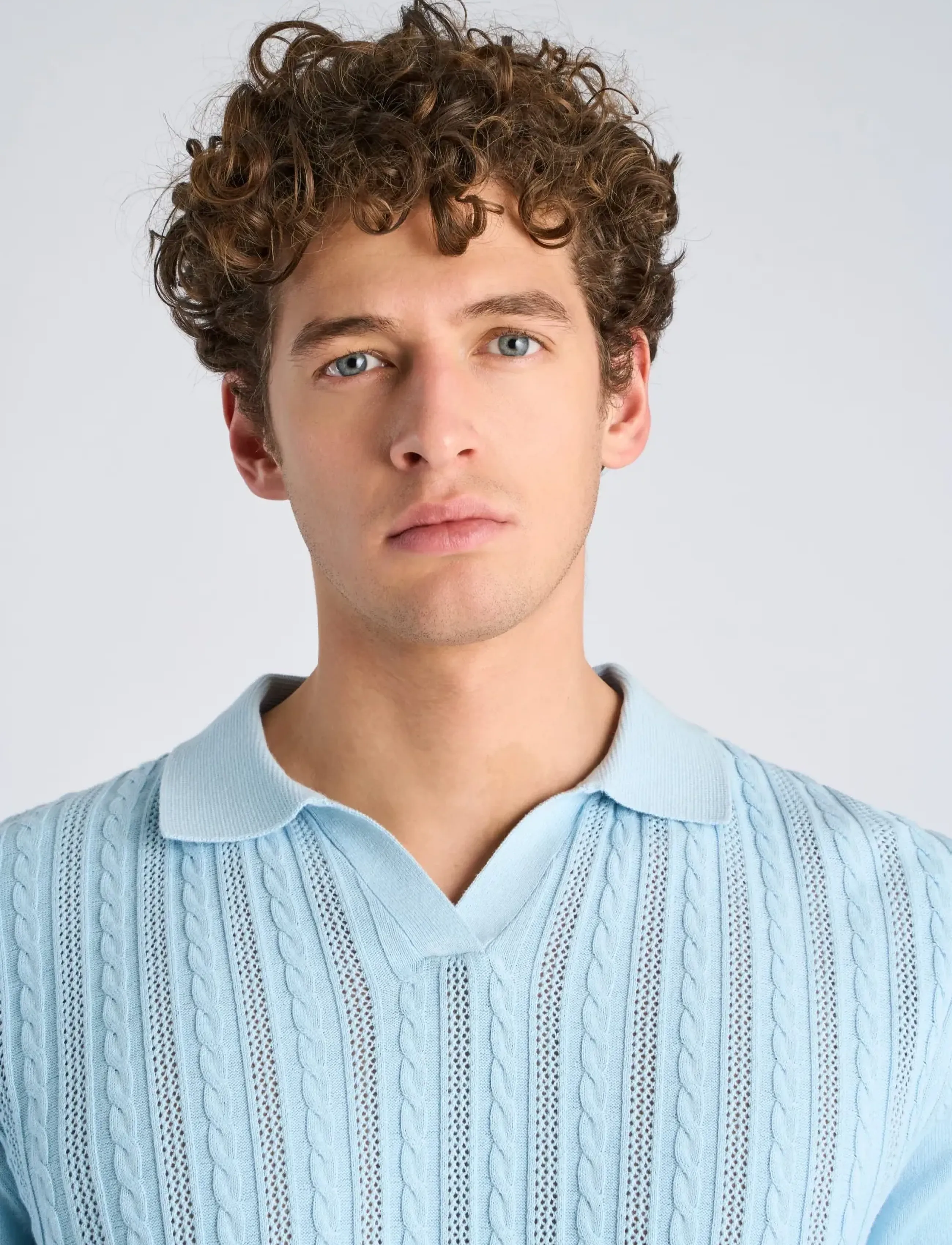 Knitted S/S Cable V-Neck Polo 4