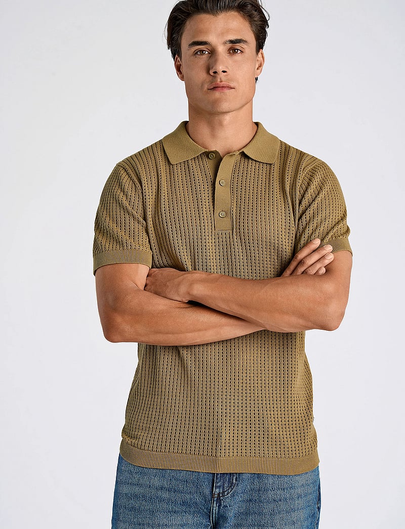 Lindbergh - Crochet knitted S/S v-neck polo - polostrik - moss green - 0