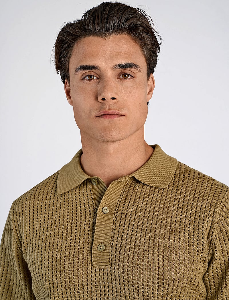 Lindbergh - Crochet knitted S/S v-neck polo - polostrik - moss green - 5