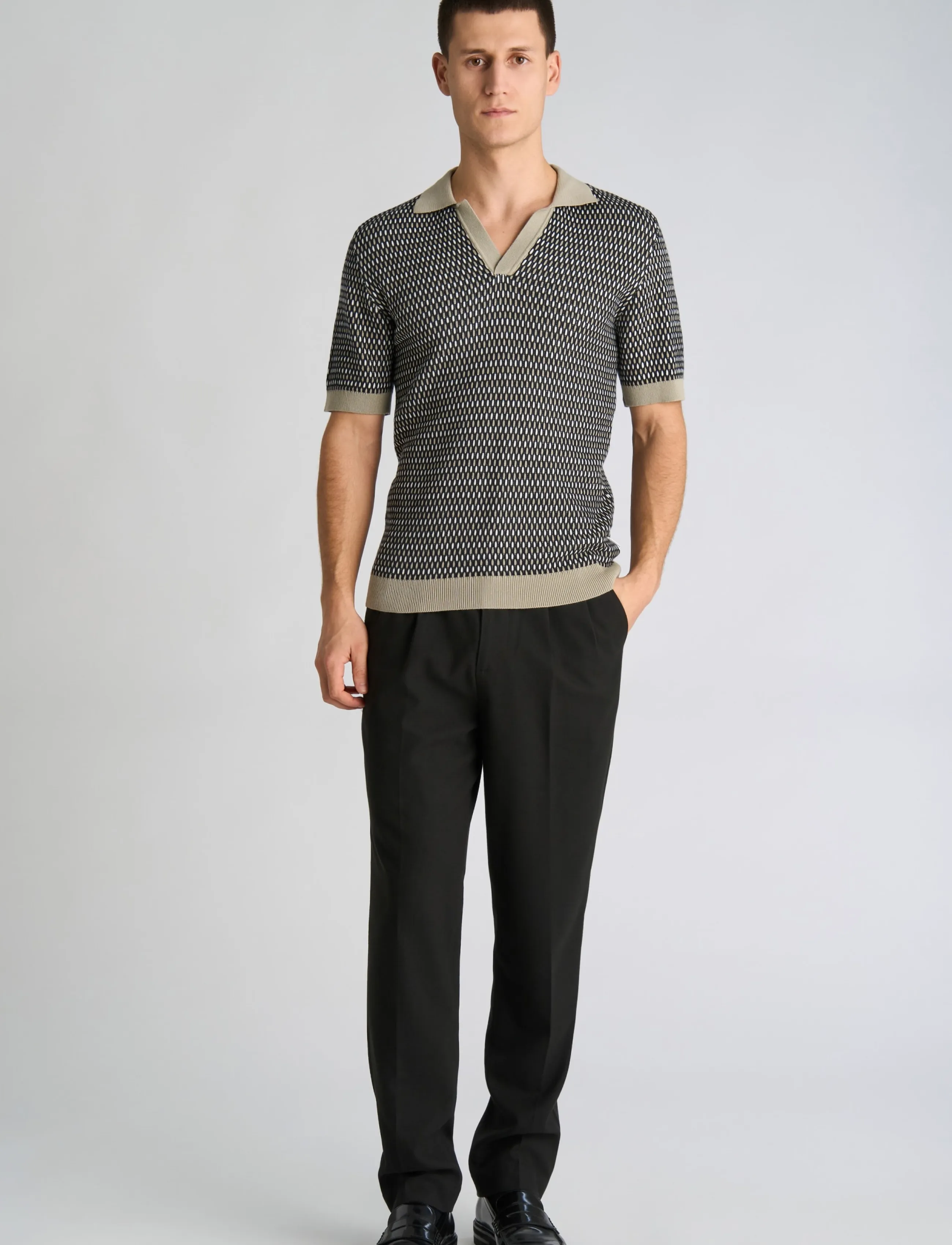 Jacquard S/S V-Neck Polo