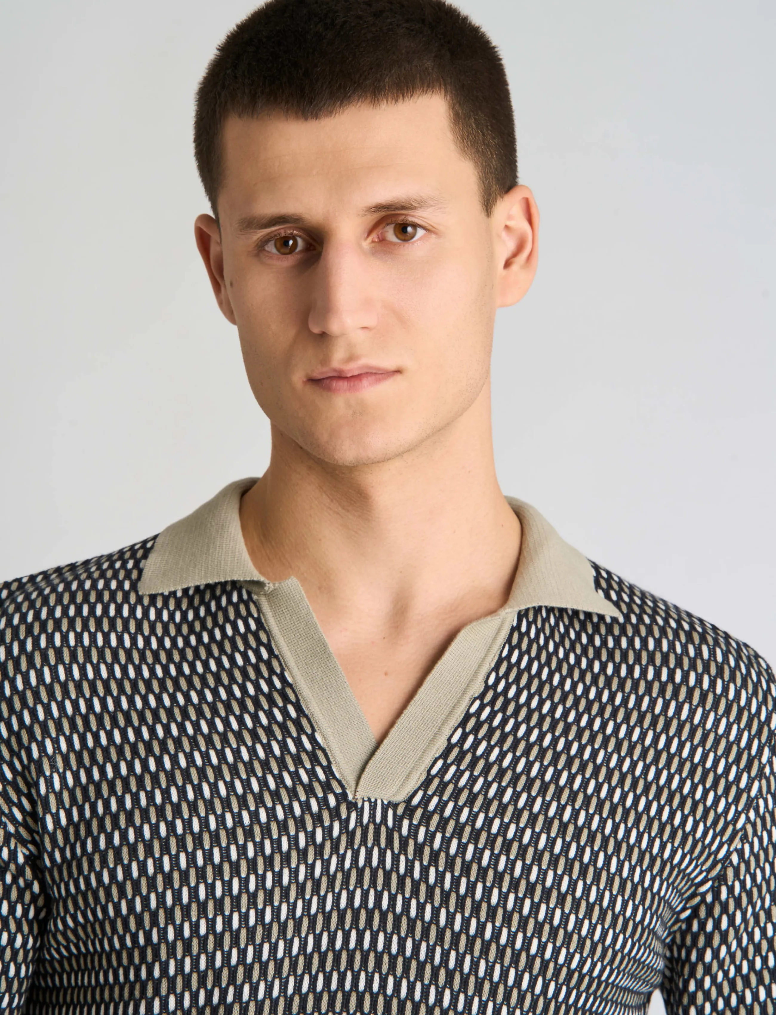 Jacquard S/S V-Neck Polo 4