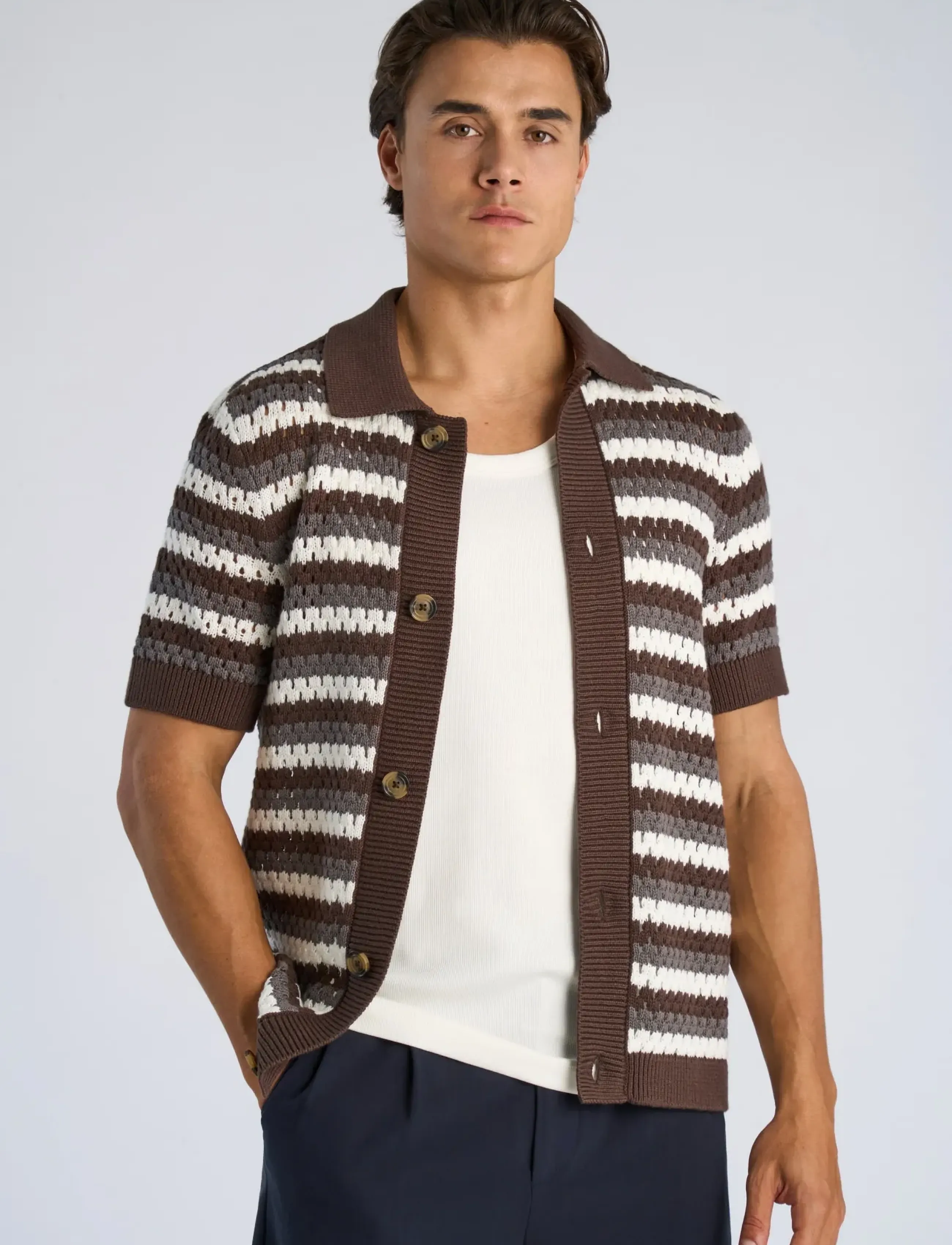 Lindbergh - Chrochet cardigan S/S - short-sleeved shirts - brown - 3