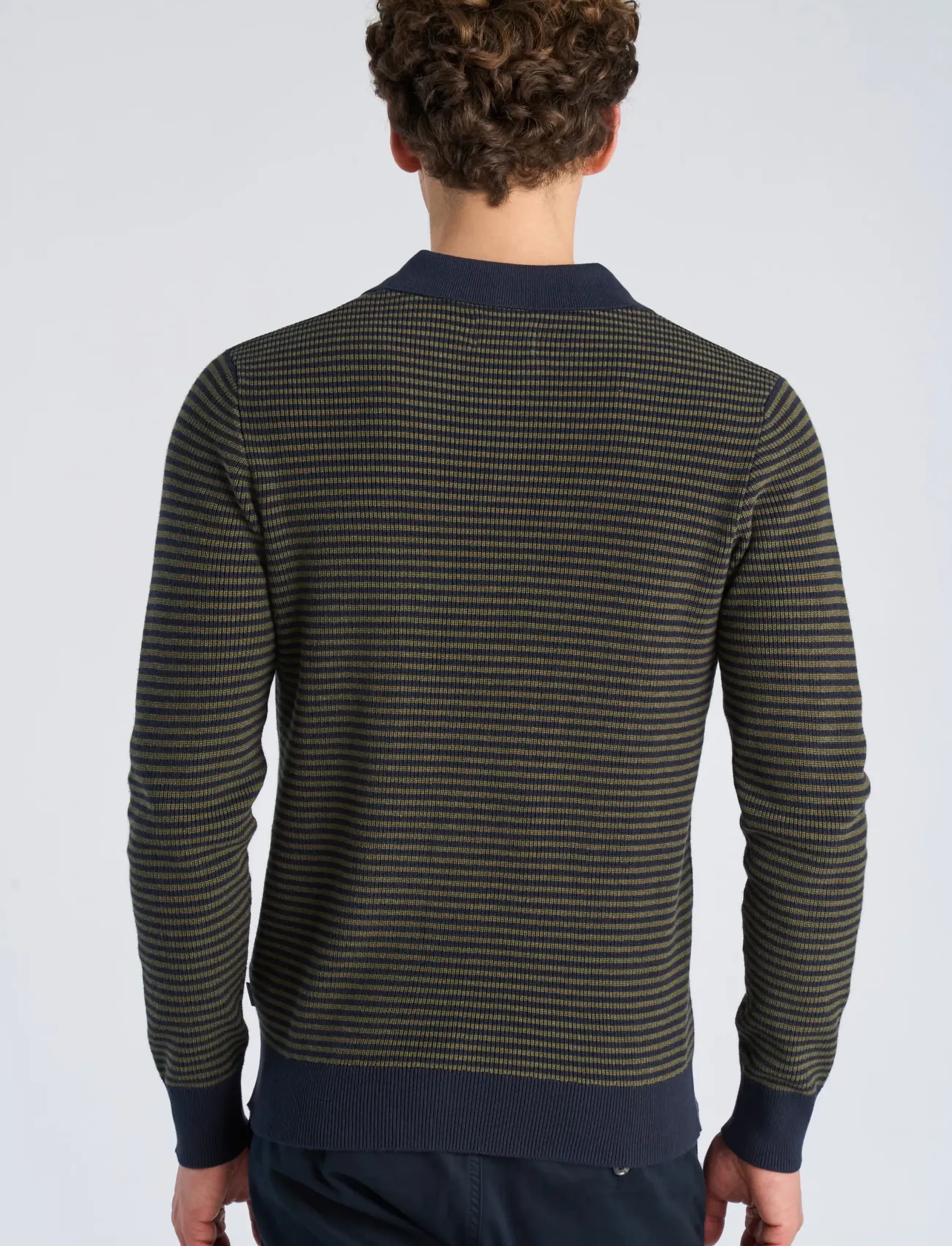 Lindbergh - Recycled v-neck polo knit L/S - poloer i strik med lange ærmer - army - 4
