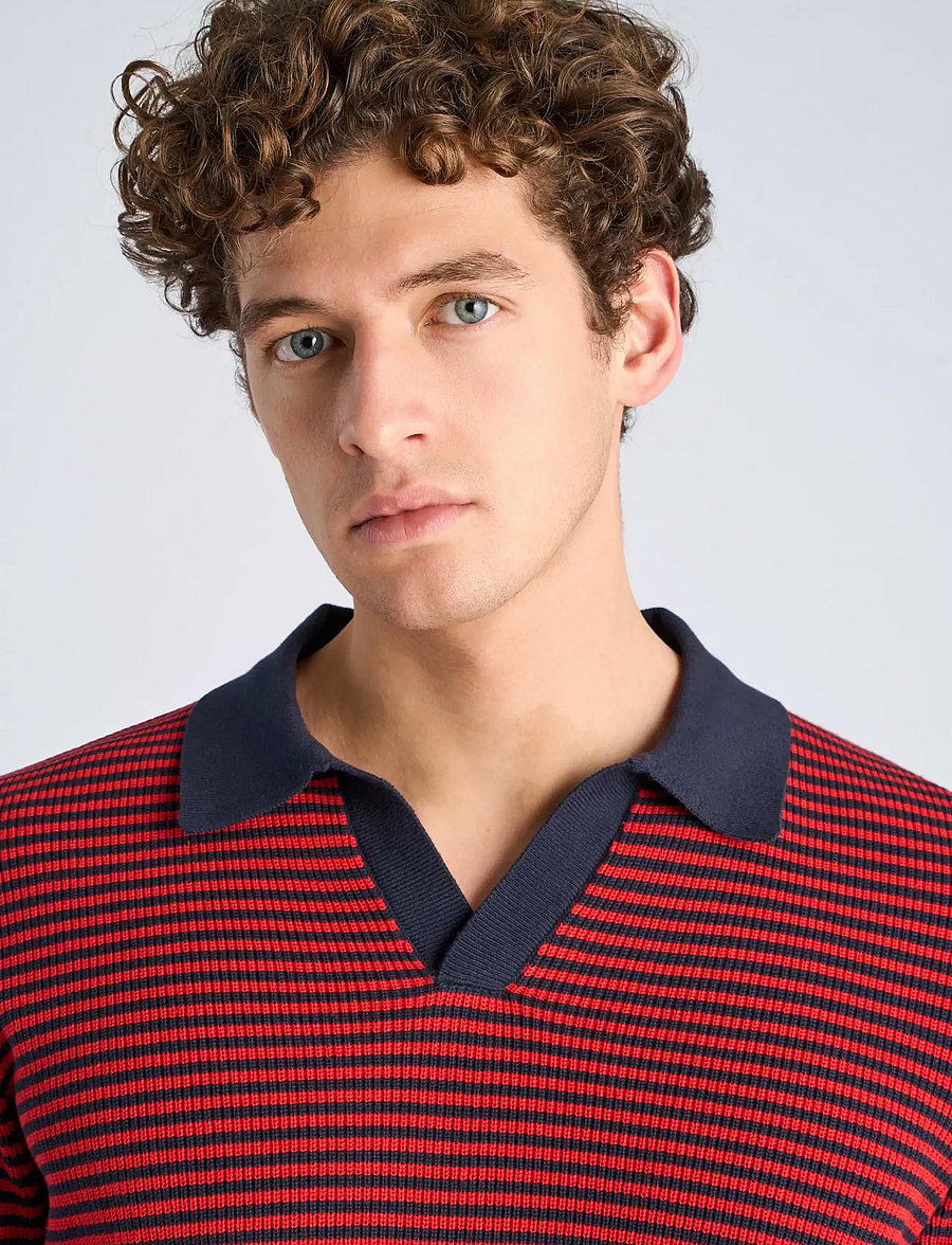 Lindbergh - Recycled v-neck polo knit L/S - poloer i strik med lange ærmer - red - 5