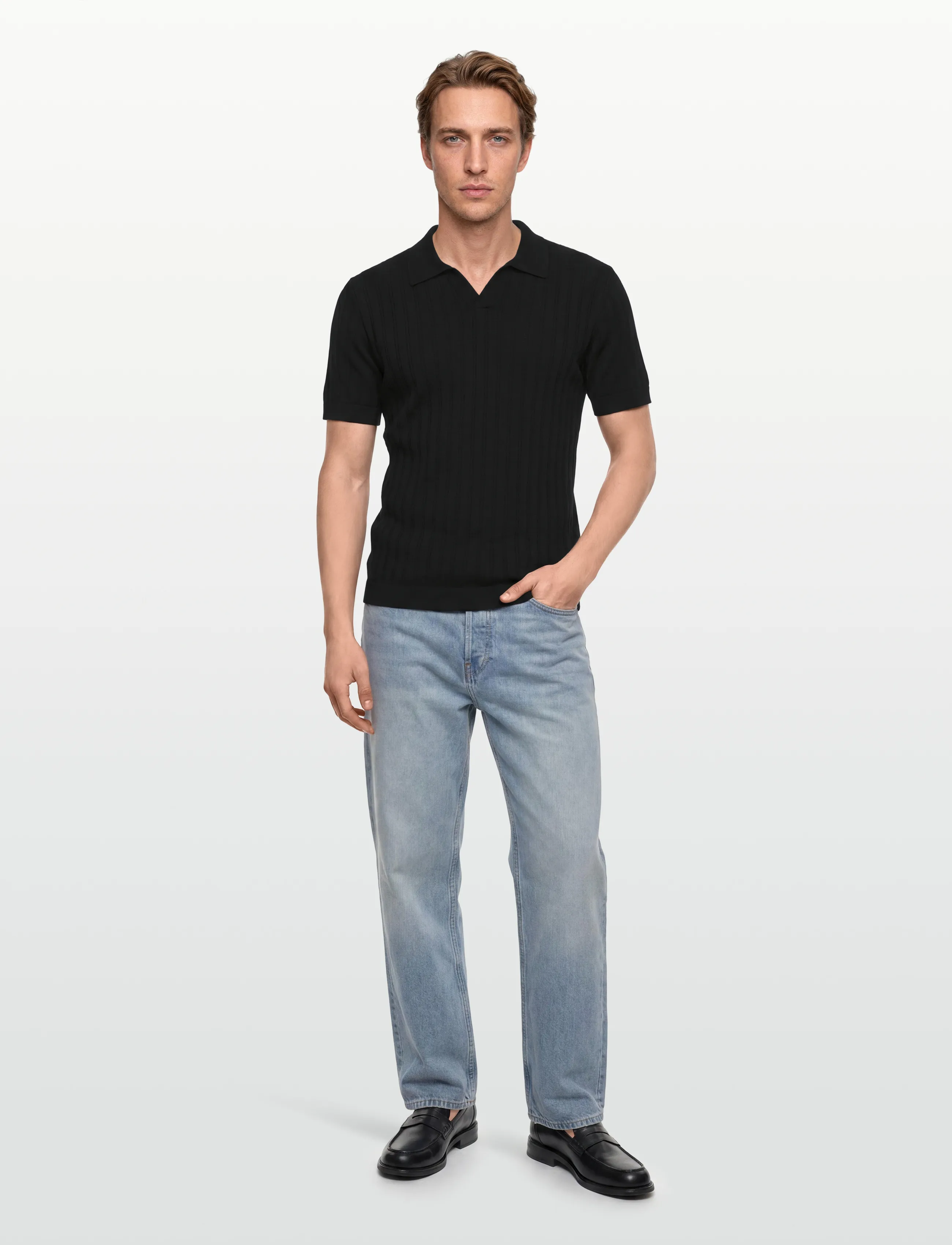 Knitted S/S V-Neck Polo