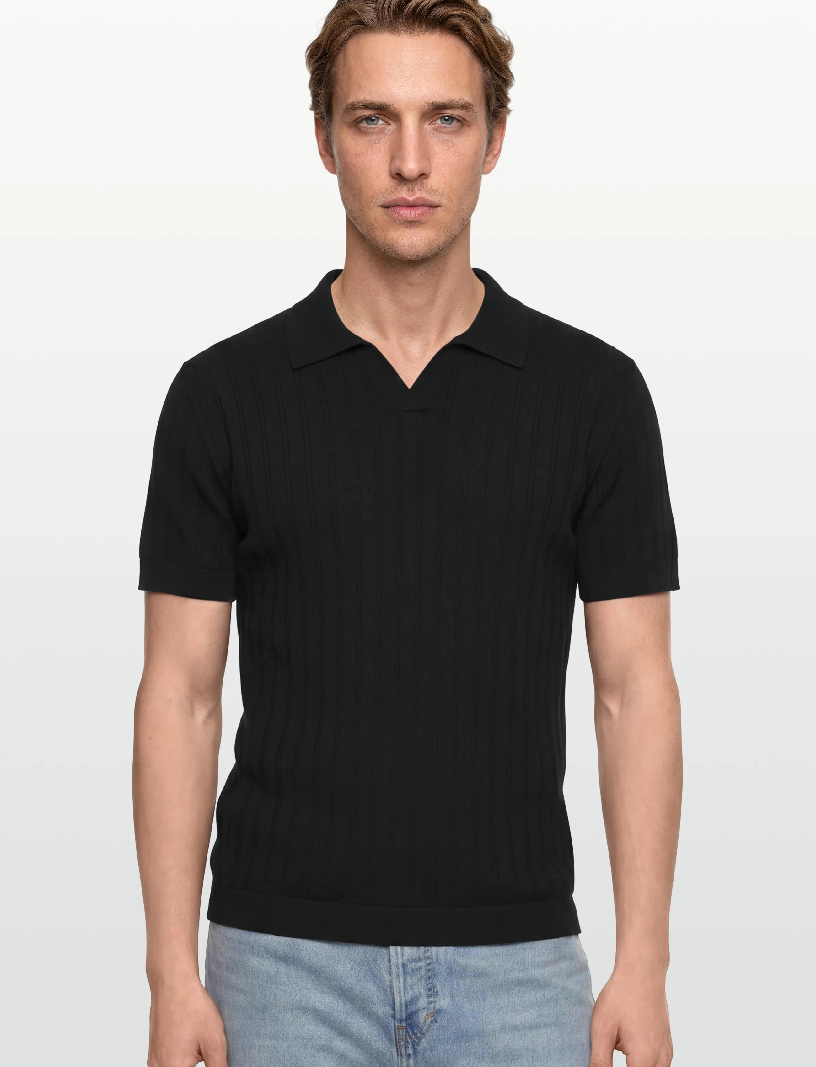 Knitted S/S V-Neck Polo 2