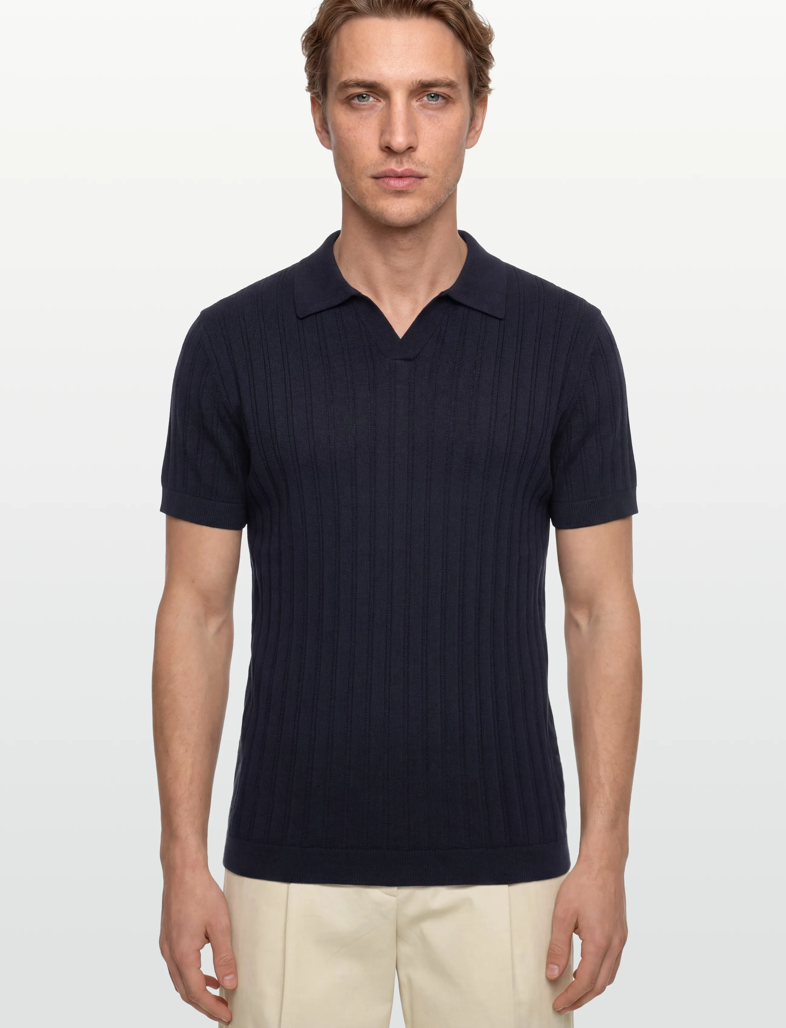 Knitted S/S V-Neck Polo 2