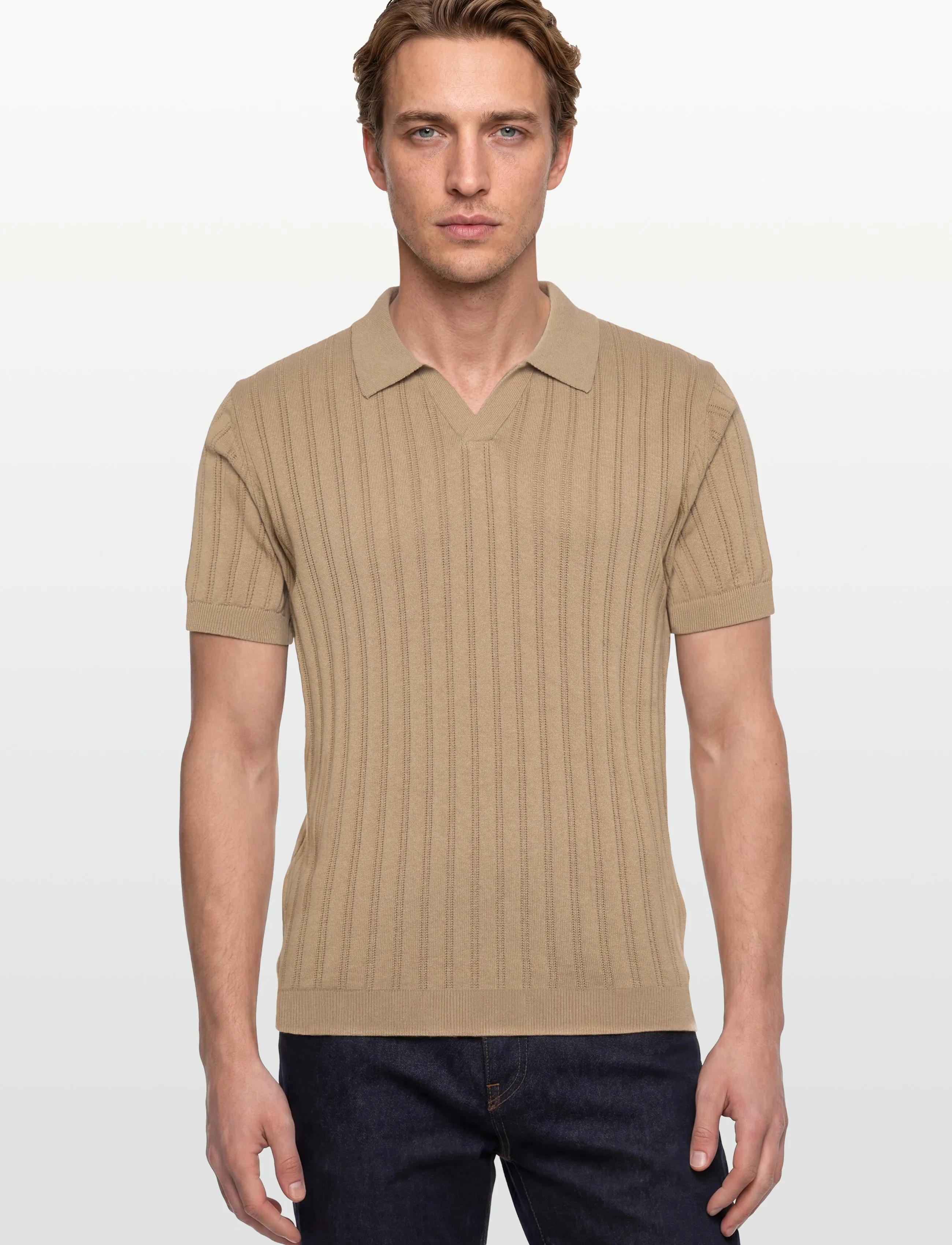 Knitted S/S V-Neck Polo 2