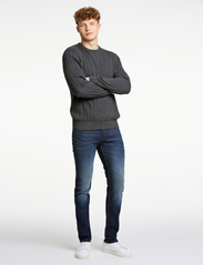 Lindbergh - O-neck cable knit - nordisk style - charcoal mel - 4