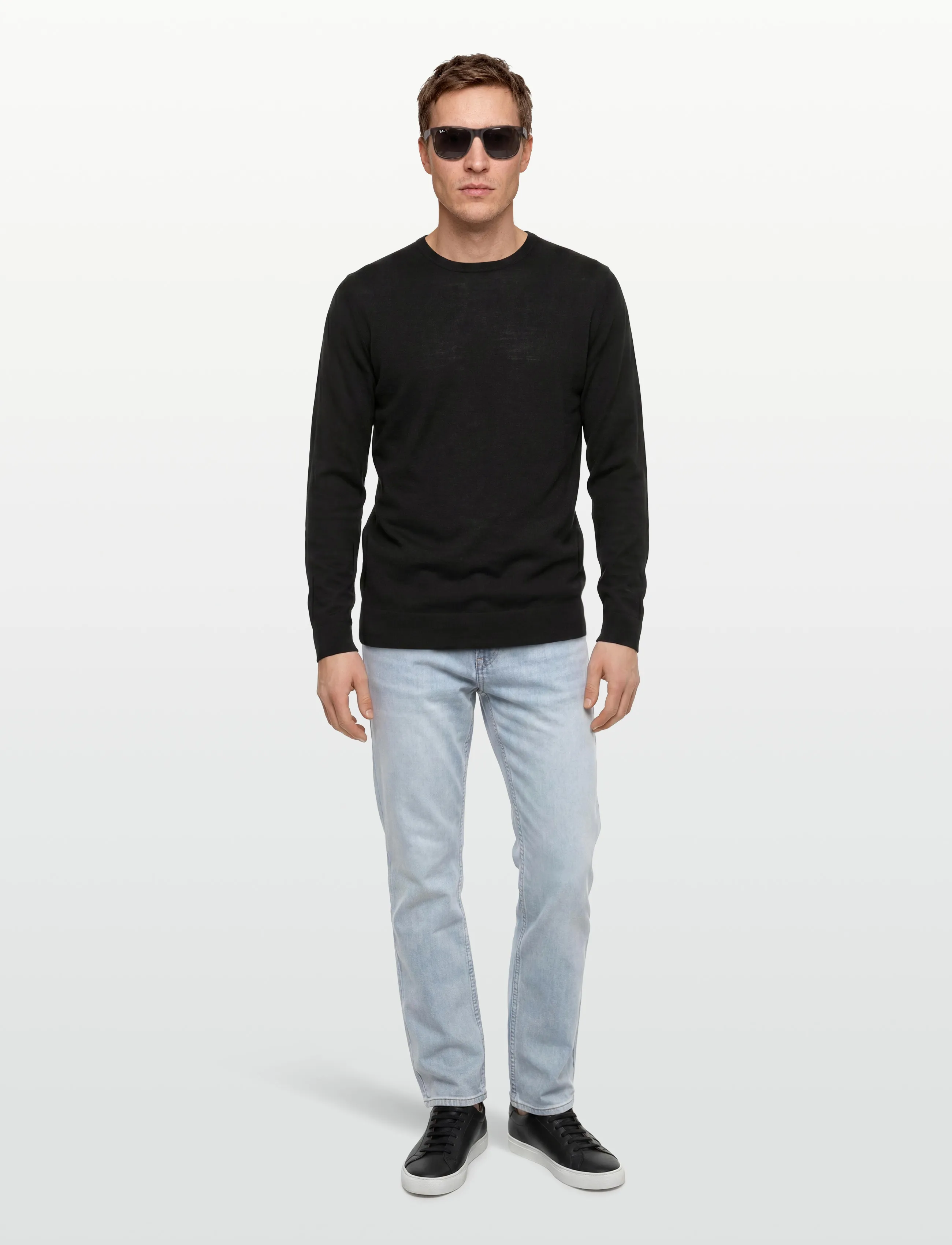 Lindbergh Merino blend o-neck knit - Looks for less - BLACK / black