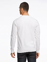 Lindbergh - Knitted O-neck sweater - okrągły dekolt - off white - 3