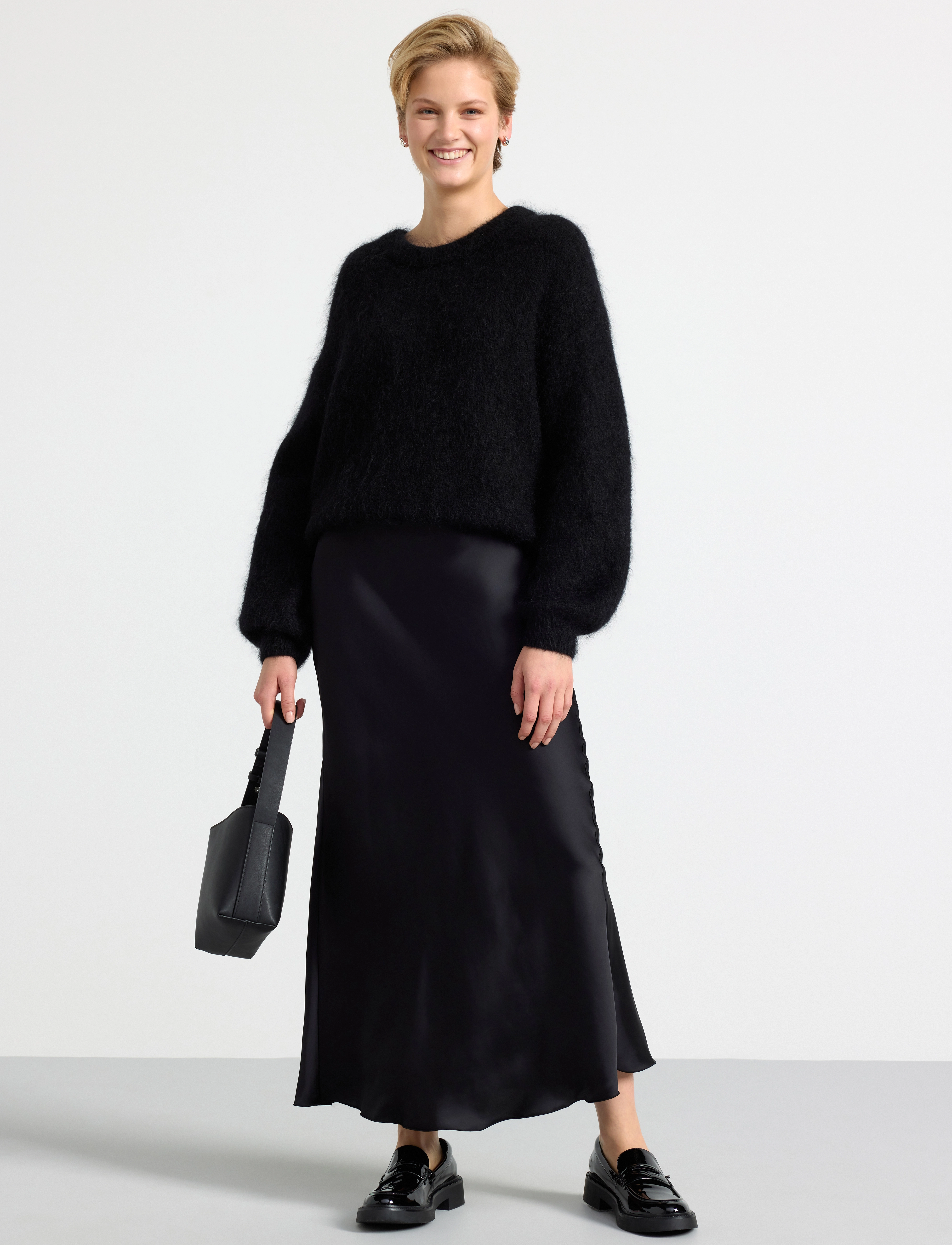 Lindex Maxikjol i satin dam – bild 7