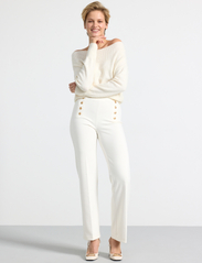 Lindex - Trousers Penny - spodnie proste - light dusty white - 4