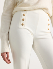 Lindex - Trousers Penny - spodnie proste - light dusty white - 5