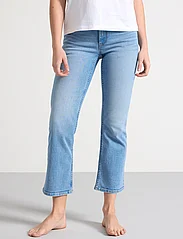 Lindex - Trouser Karen cropped fresh bl - utsvängda jeans - light denim - 2