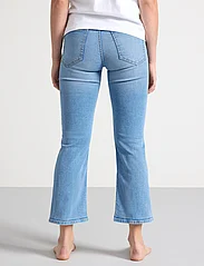 Lindex - Trouser Karen cropped fresh bl - utsvängda jeans - light denim - 3