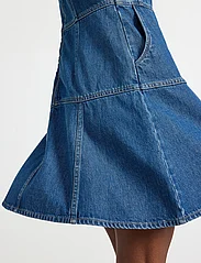 Lindex - Dress Melinda - jeansklänningar - denim blue - 5