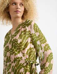 Lindex - Dress Elly - kleitas ar pārlikumu - green - 5