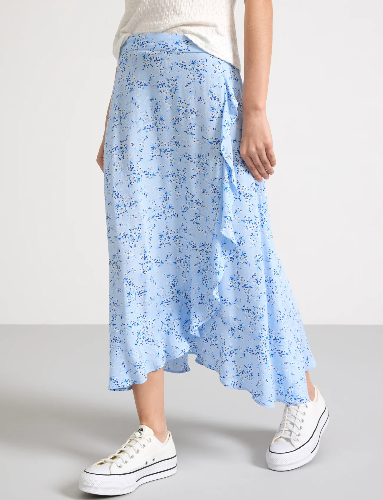 Lindex - Skirt long with flounce - midi skirts - light blue - 0
