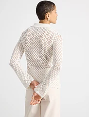 Lindex - Shirt knitted Pegha - langermede skjorter - off white - 3