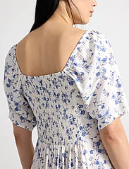 Lindex - Dress Bloom - sommarklänningar - light white - 5