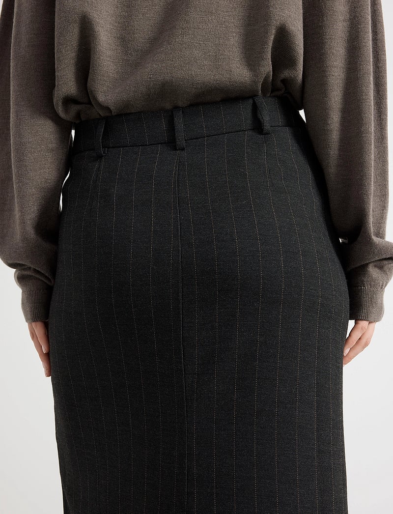 Lindex - Skirt Winny Pinstripe - maksiseelikud - dark grey melange - 4