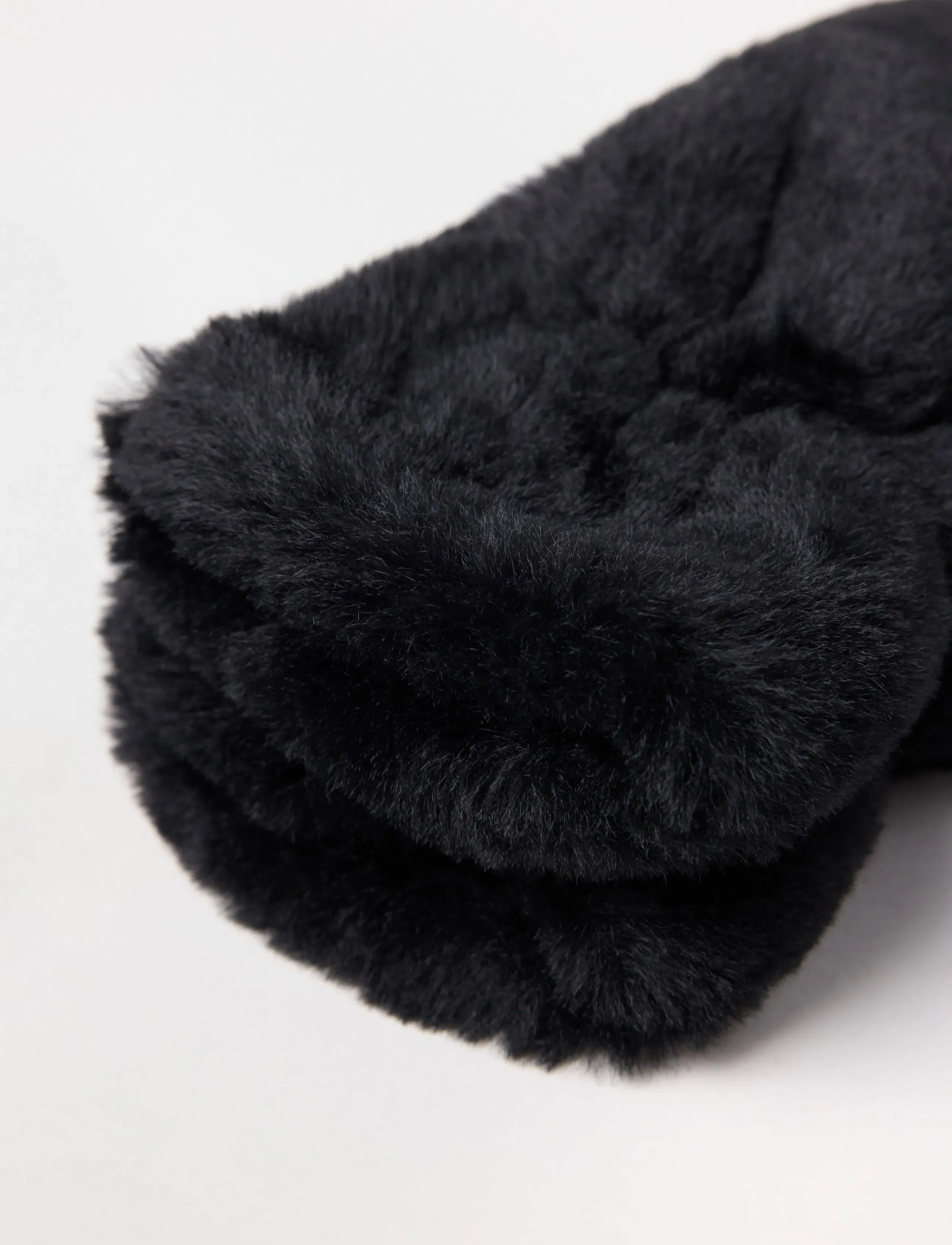 Lindex - Mittens in faux fur - handschuhe - black - 2